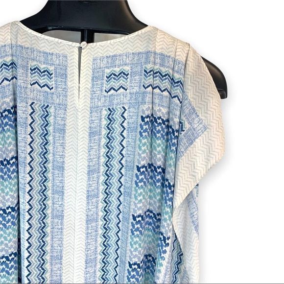 BCBGMaxAzria Women's S Blue Coastal Kaili Keyhole Blouse Geometric Chevron Flowy - Picture 5 of 10